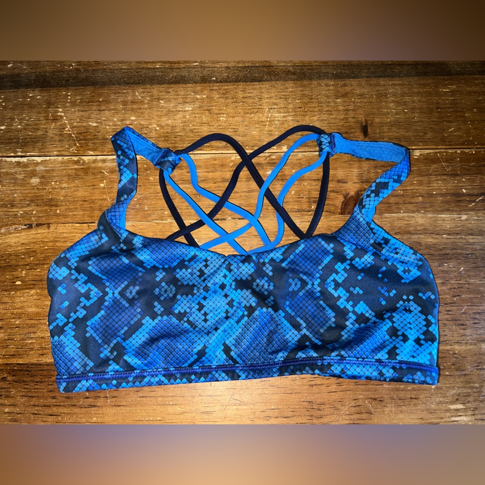 Lululemon free to be bra light support